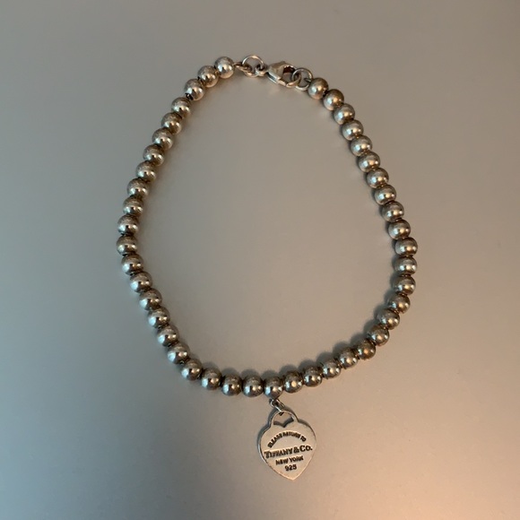 Return to Tiffany bracelet and Mejuri packaging - Picture 3 of 6